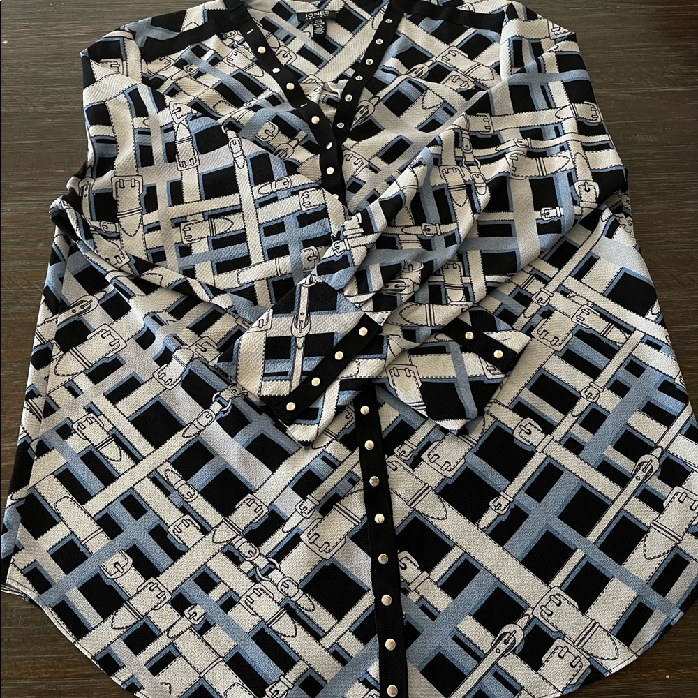 Used. Jones New York Brand . Size XL blouse
